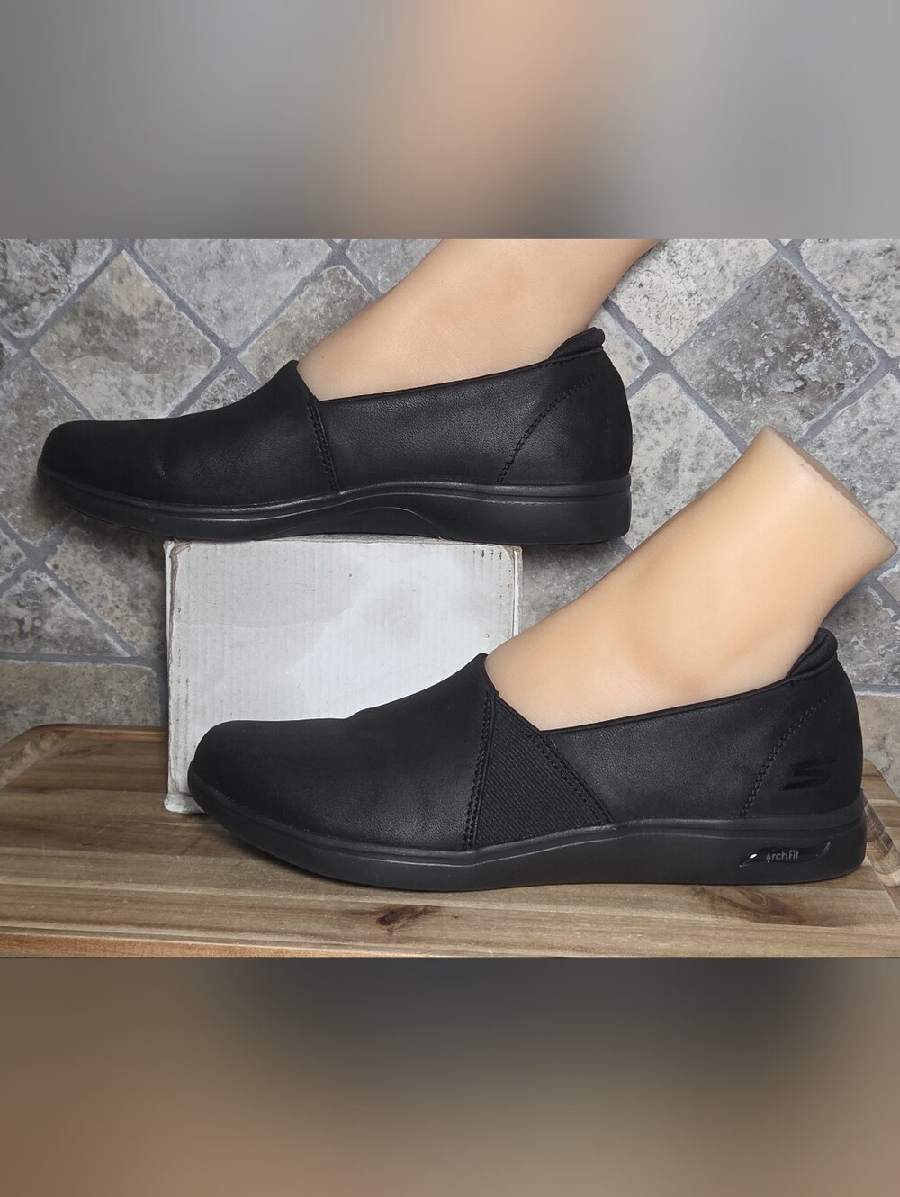 Skechers Arch Fit Uplift Splendid Loafer Slip On Flat Walking Shoes Sz. 10 M